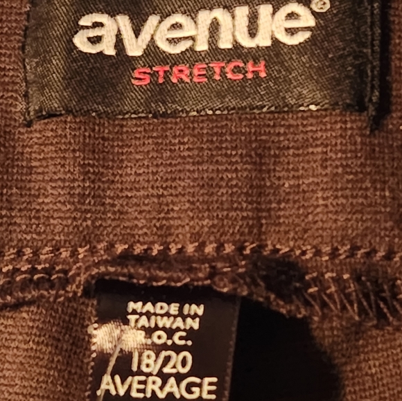 Avenue Stretch Ponte Trouser Modern Fit Offering A Modern Fit Polished Look - Picture 9 of 10